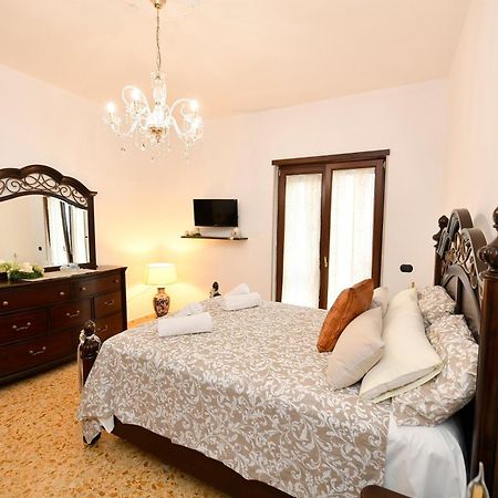 B&B Family Torre del Greco Exterior foto